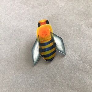 Worker honey bee pin.